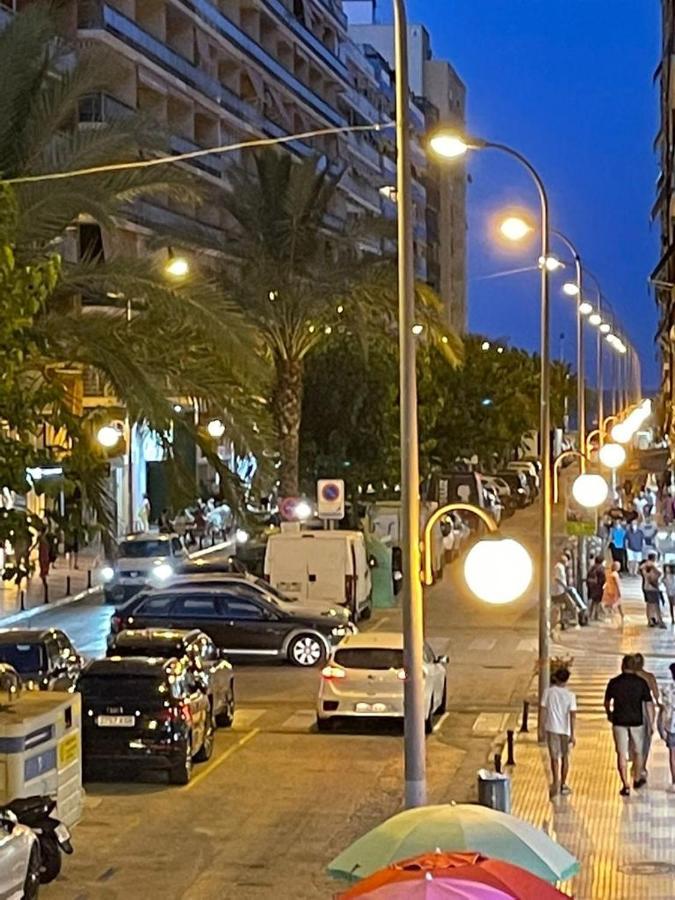 New Stylish Beach Front Apartment كولرا المظهر الخارجي الصورة